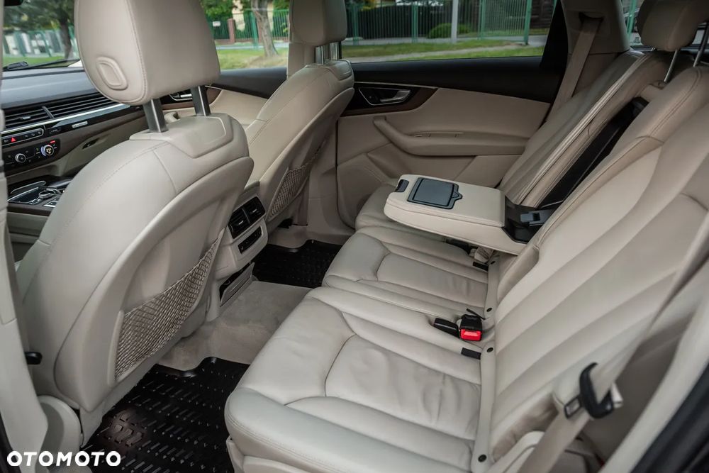 Audi Q7 3.0 TFSI Quattro Tiptronic - 28