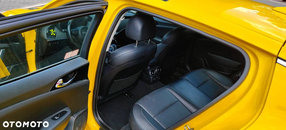 Kia Stinger 2.0 T-GDI XL - 9