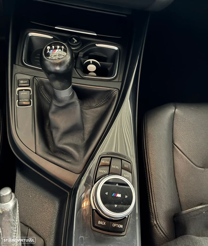 BMW 118 d Pack M - 21
