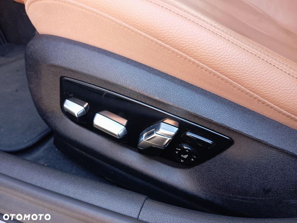 BMW Seria 5 520d Sport Line - 18