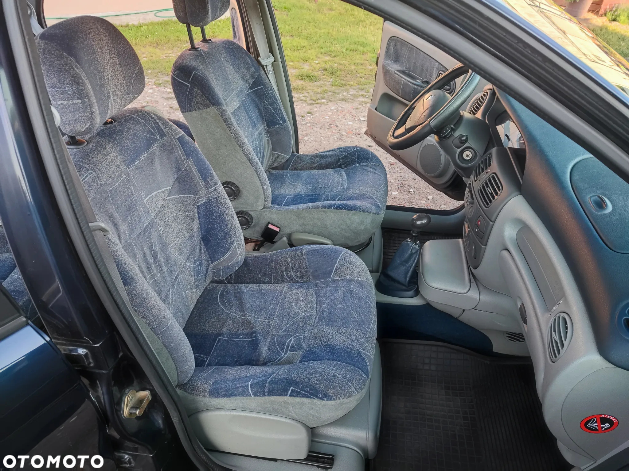 Renault Scenic 1.6 16V Privilege - 13