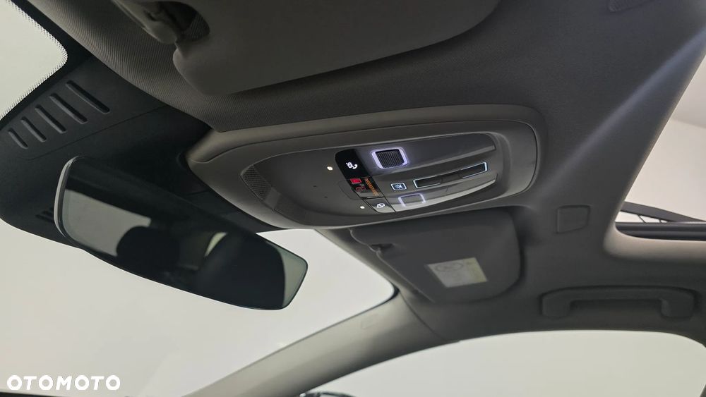 Volvo XC 60 B4 D AWD Plus Dark - 25