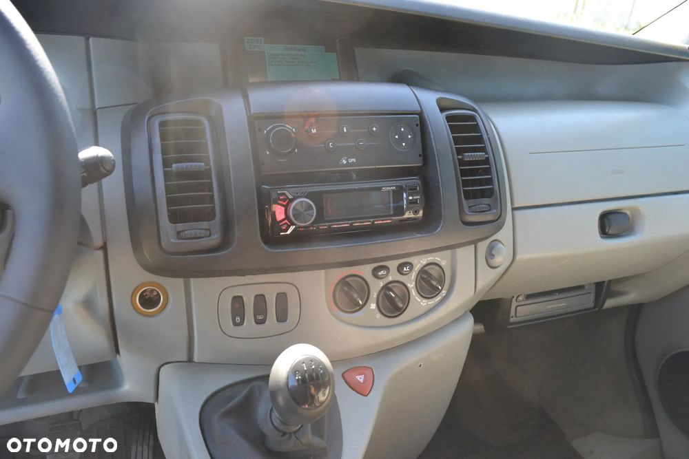 Renault Trafic Passenger Expression - 16