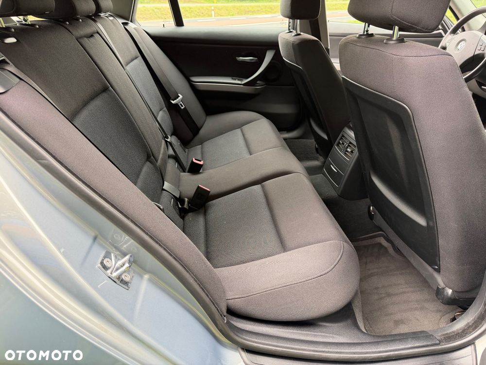 BMW Seria 3 318i Edition Exclusive - 13