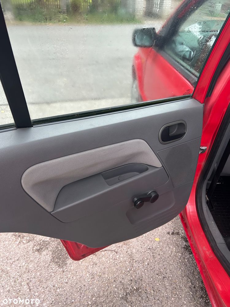 Ford Fusion 1.4 Ambiente - 16