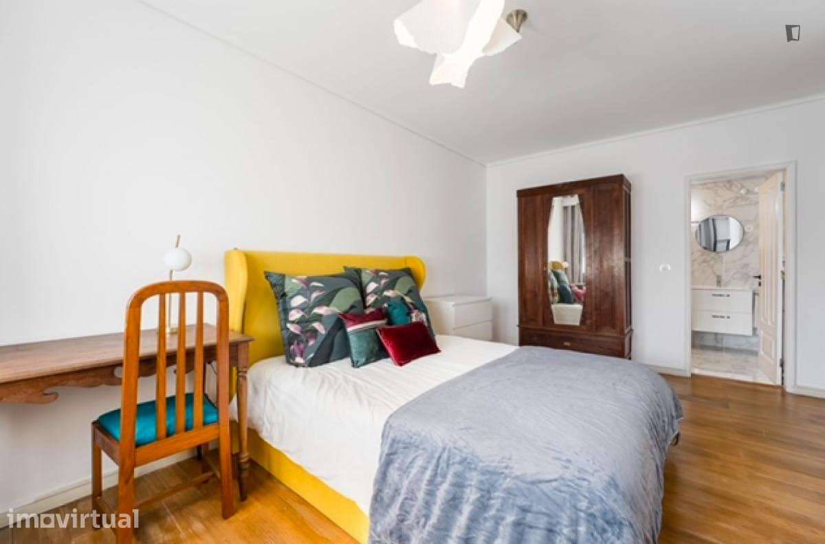 Quarto - localizado em Vila nova de gaia - Grande imagem: 3/24