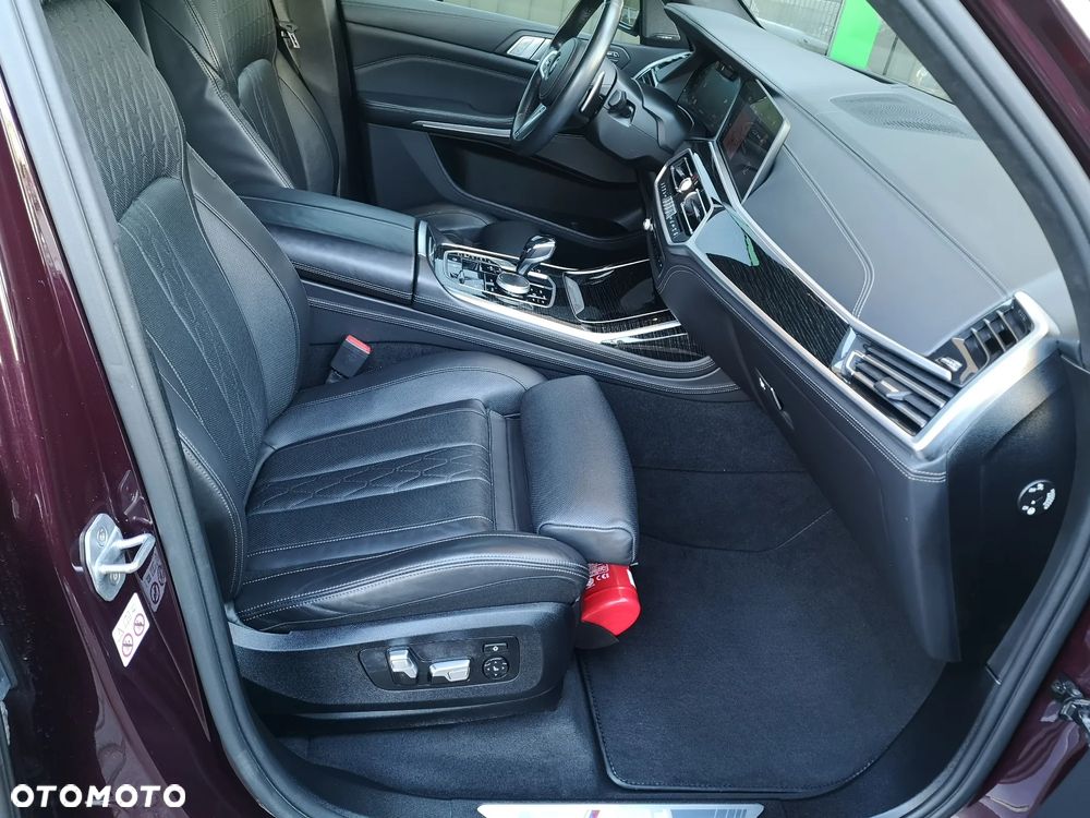 BMW X7 - 28