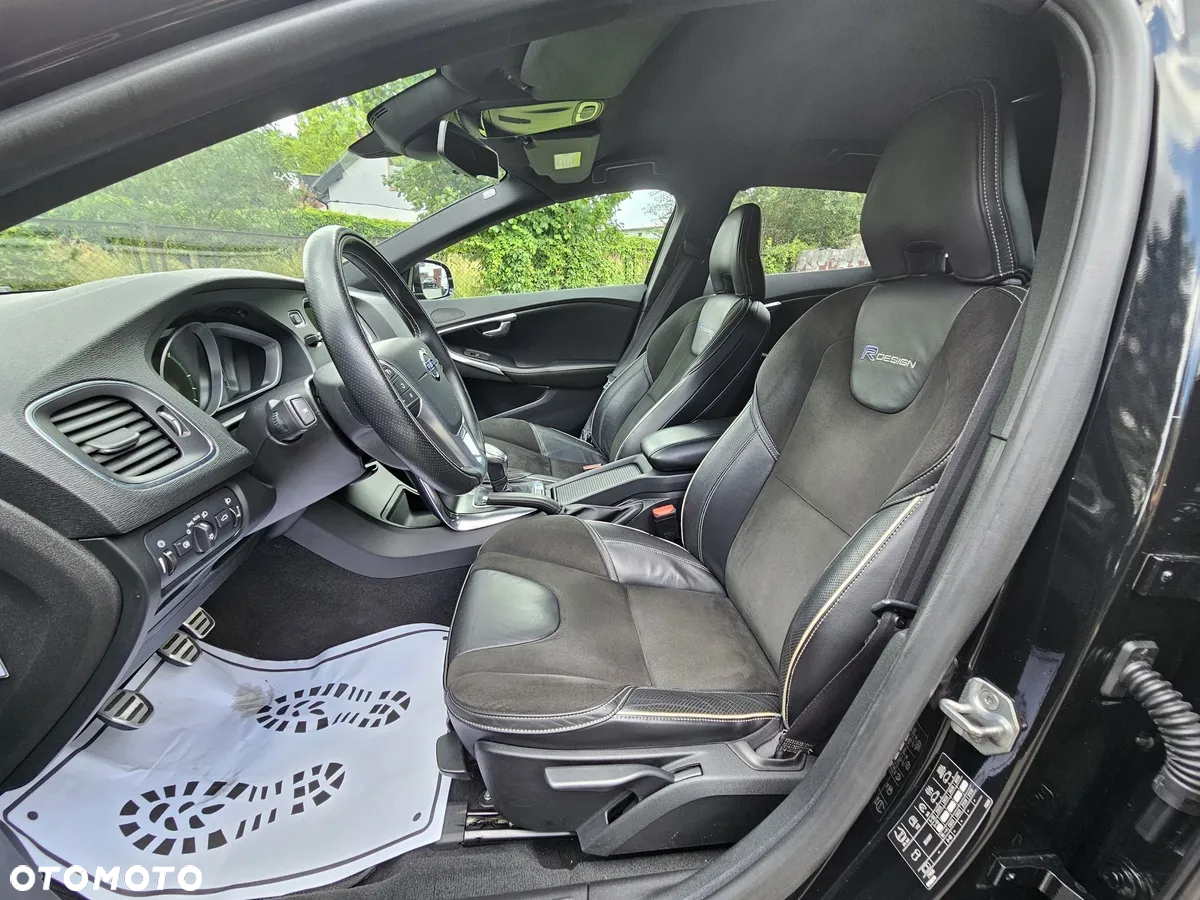 Volvo V40 D2 R-Design - 12