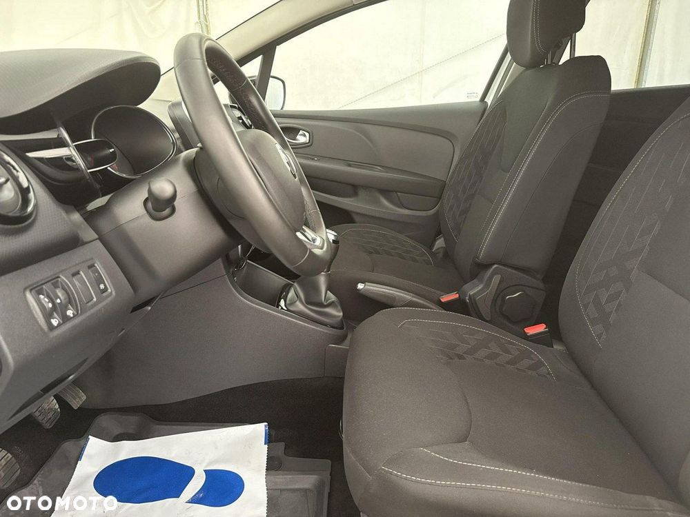 Renault Clio - 12