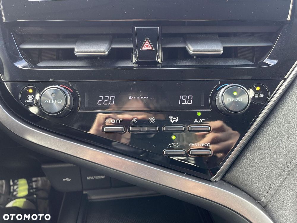Toyota Camry - 21