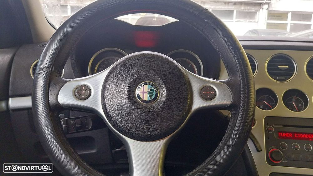 Alfa Romeo 159 1.9 JTDM 8V - 4