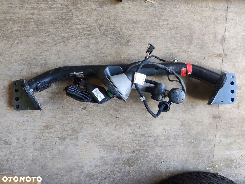 Hak holowniczy elektryczny Mercedes W177 - 2