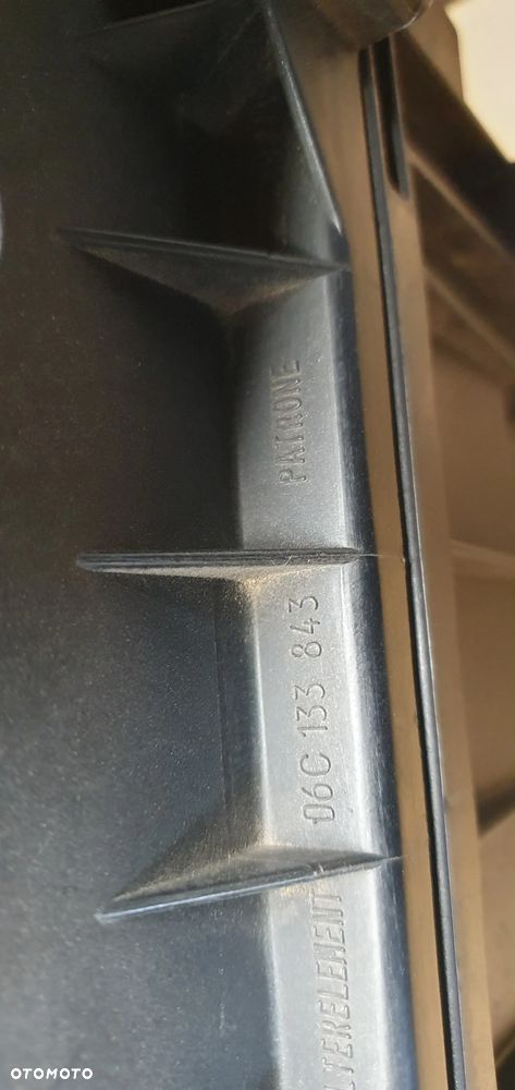 Obudowa filtra powietrza Audi A4 B6 06B000183 06B133837AE - 8