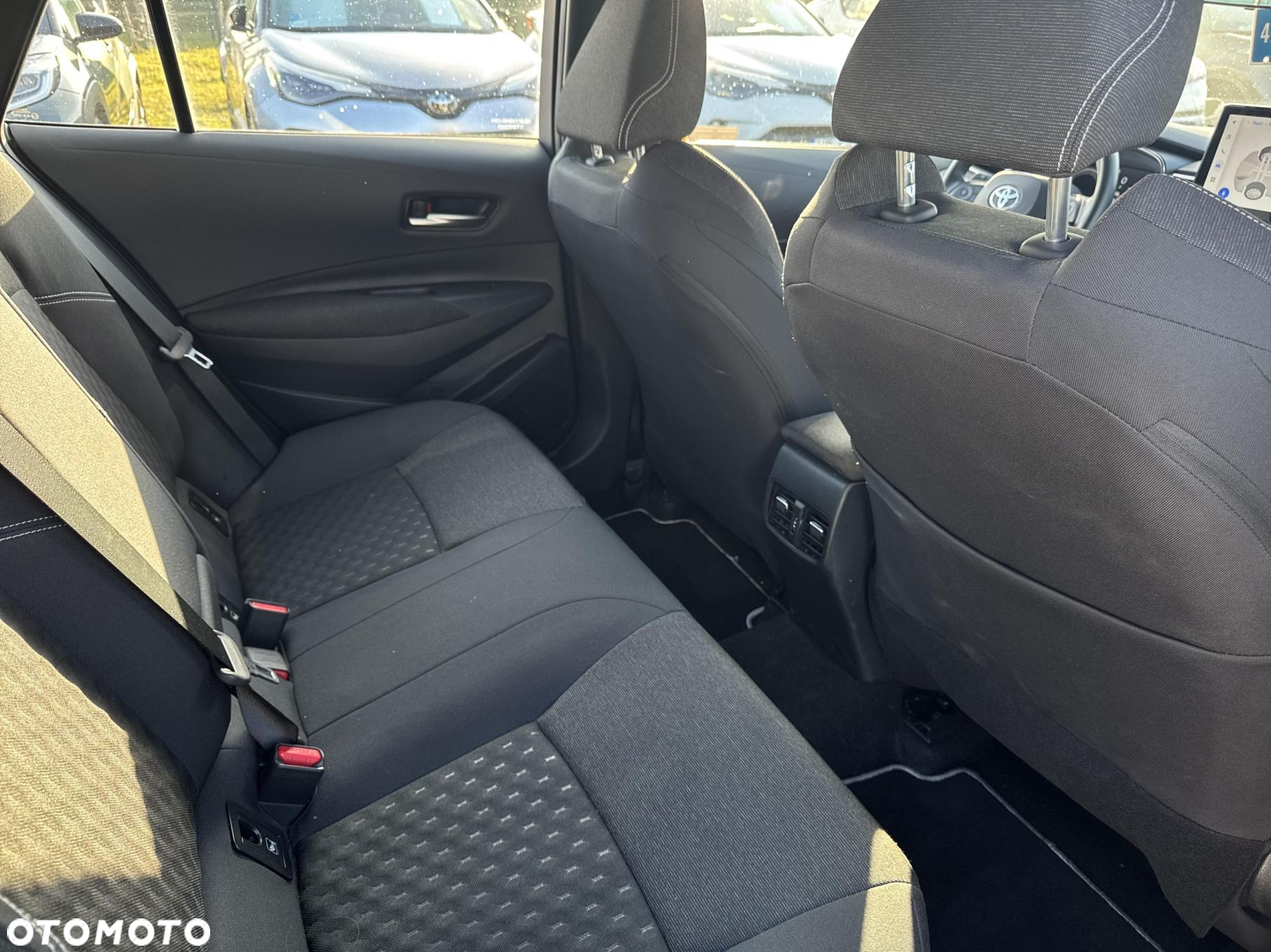 Toyota Corolla 1.8 Hybrid Comfort - 10