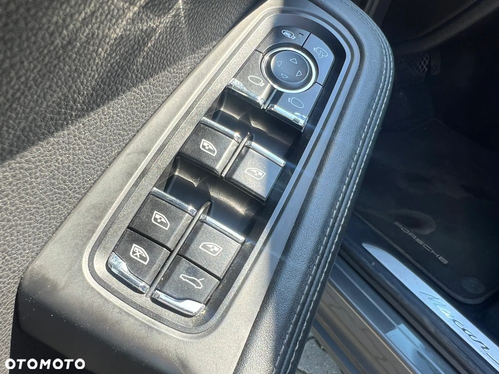 Porsche Macan S - 11