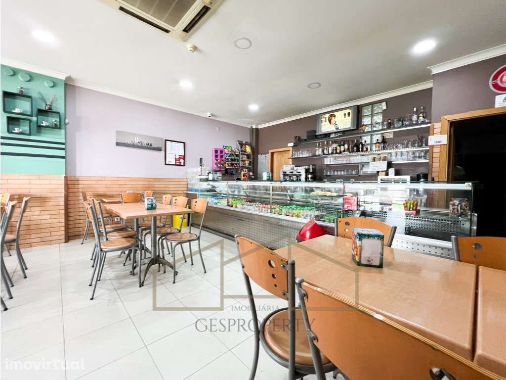 Espaço Comercial na Quinta do Bom Retiro - Sobreda - Grande imagem: 4/17