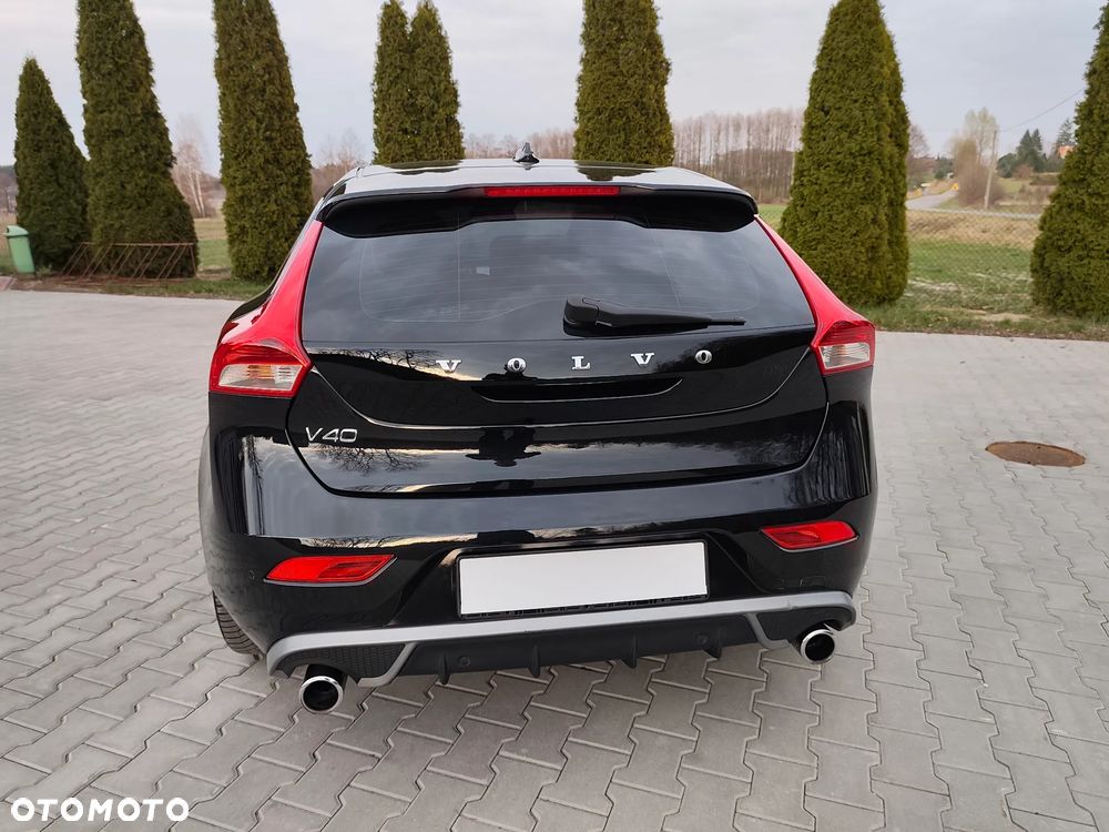 Volvo V40 D2 R Design - 9