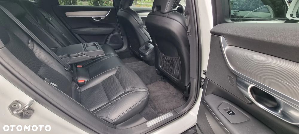 Volvo V90 Cross Country B5 D AWD Ultimate - 25
