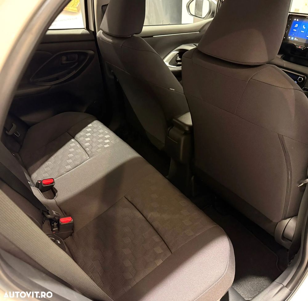 Toyota Yaris 1.5 116 CP HEV Active - 11