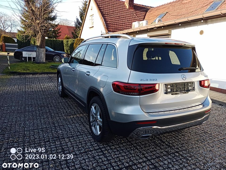 Mercedes-Benz GLB 250 4-Matic 8G-DCT - 4
