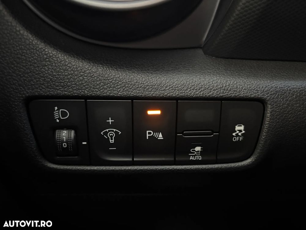 Hyundai KONA Select - 27