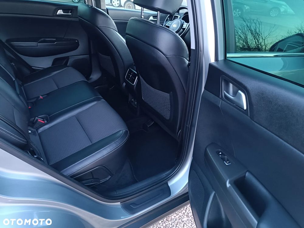 Kia Sportage 1.6 GDI 2WD DREAM-TEAM EDITION - 32