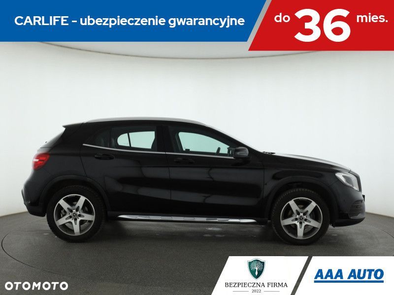 Mercedes-Benz GLA - 8