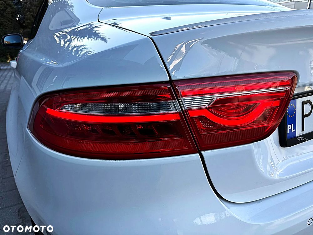 Jaguar XE 20d R-Sport - 17