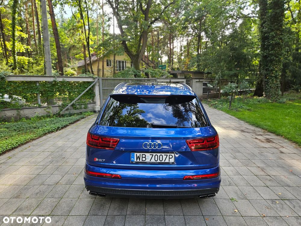 Audi SQ7 - 7