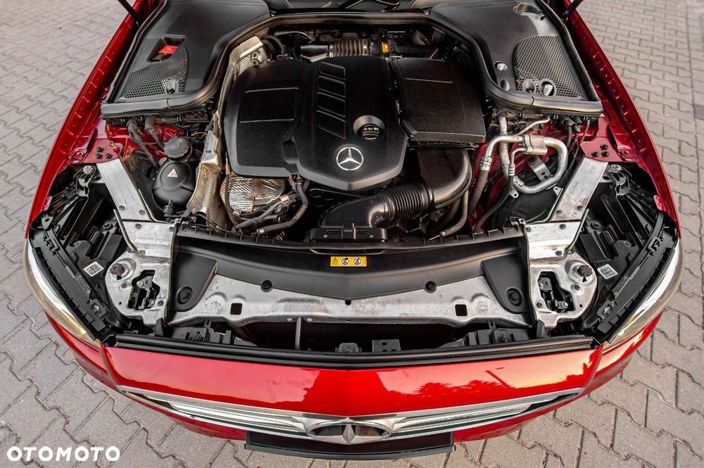 Mercedes-Benz Klasa E 220 d 4-Matic 9G-TRONIC - 40