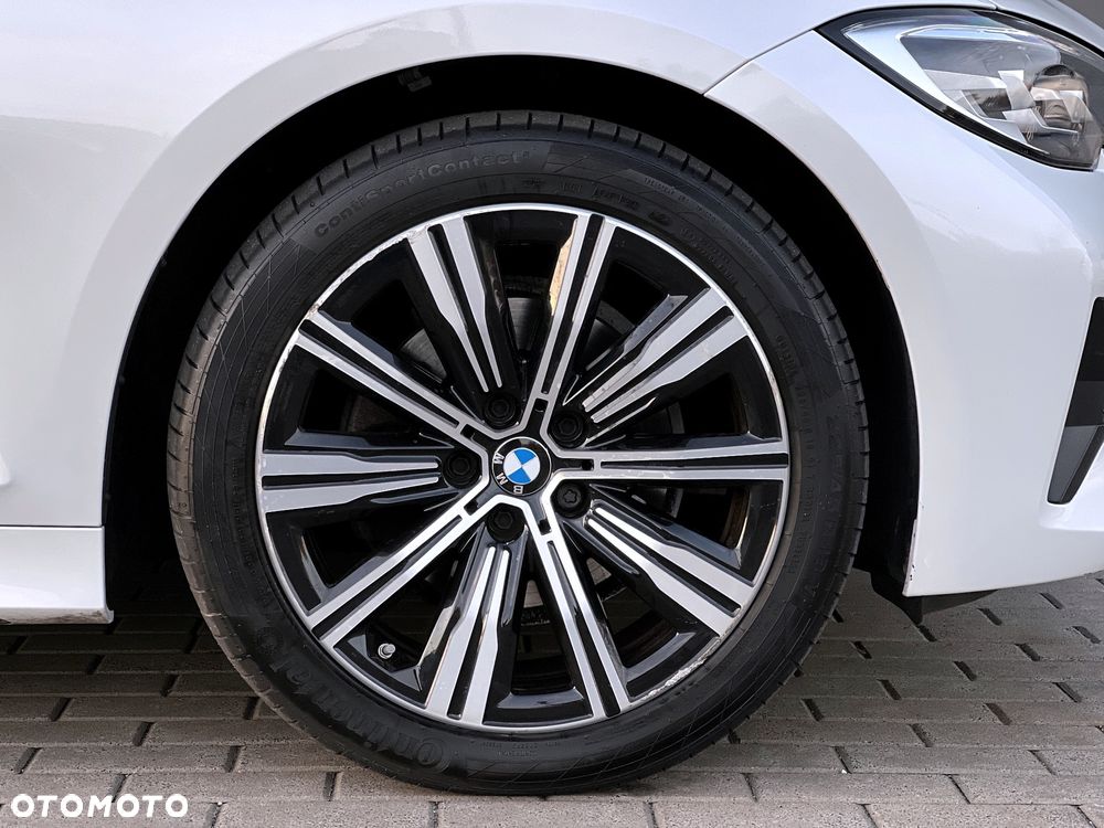 BMW Seria 3 320d Sport Line Shadow sport - 9