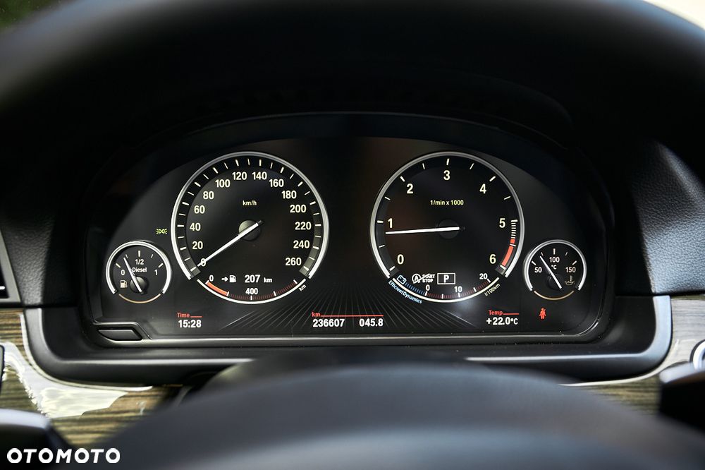 BMW Seria 5 525d xDrive Modern Line - 34