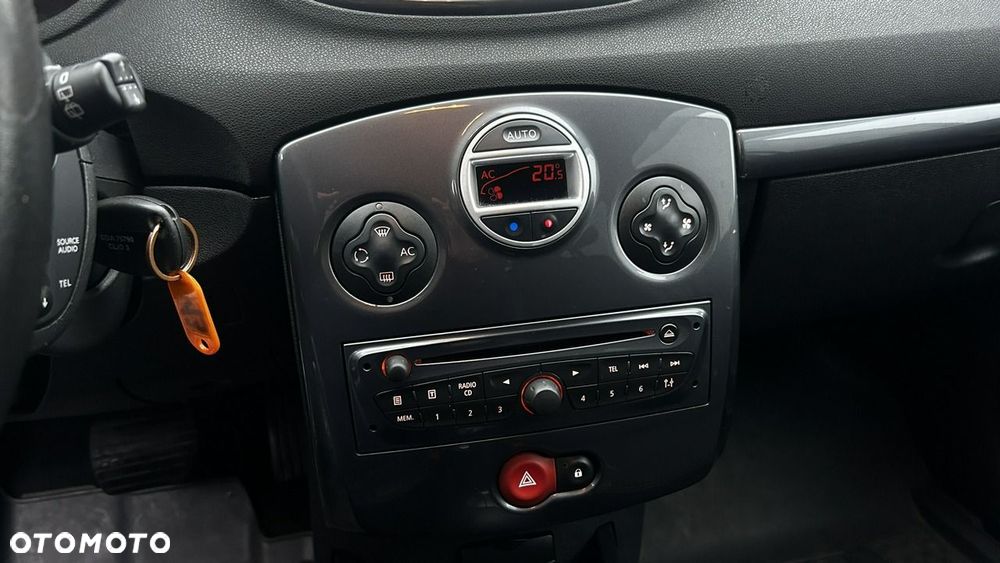 Renault Clio - 11