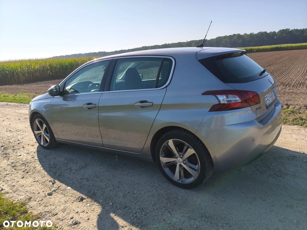 Peugeot 308 - 8