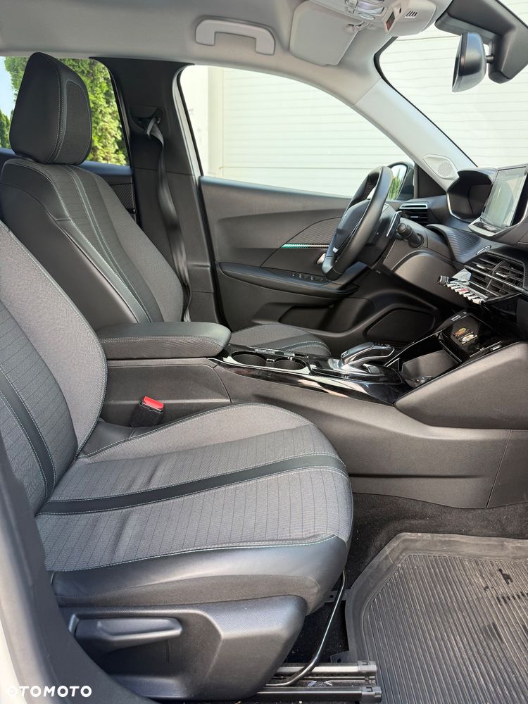 Peugeot 2008 1.5 BlueHDi Allure Pack S&S EAT8 - 29