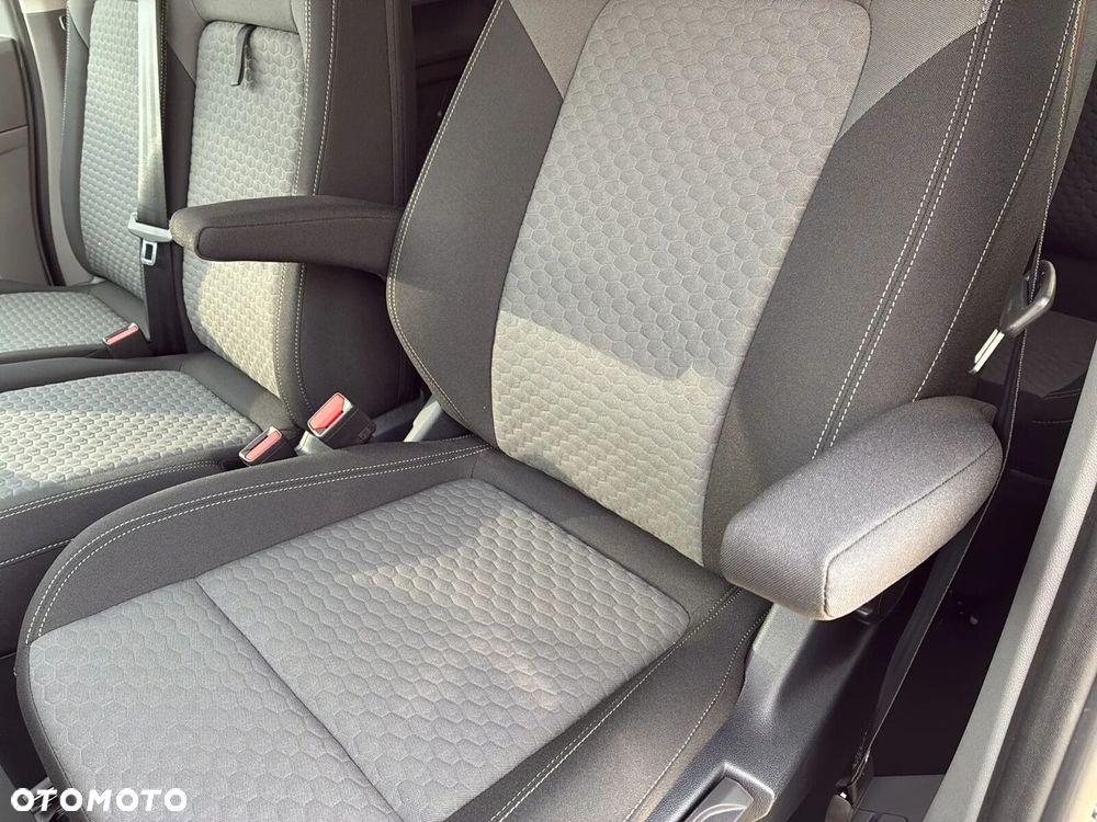 Volkswagen Caravelle - 35