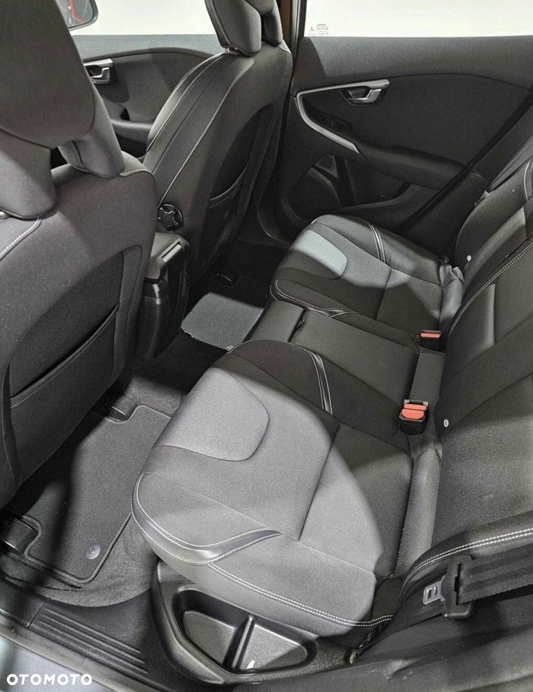 Volvo V40 - 12