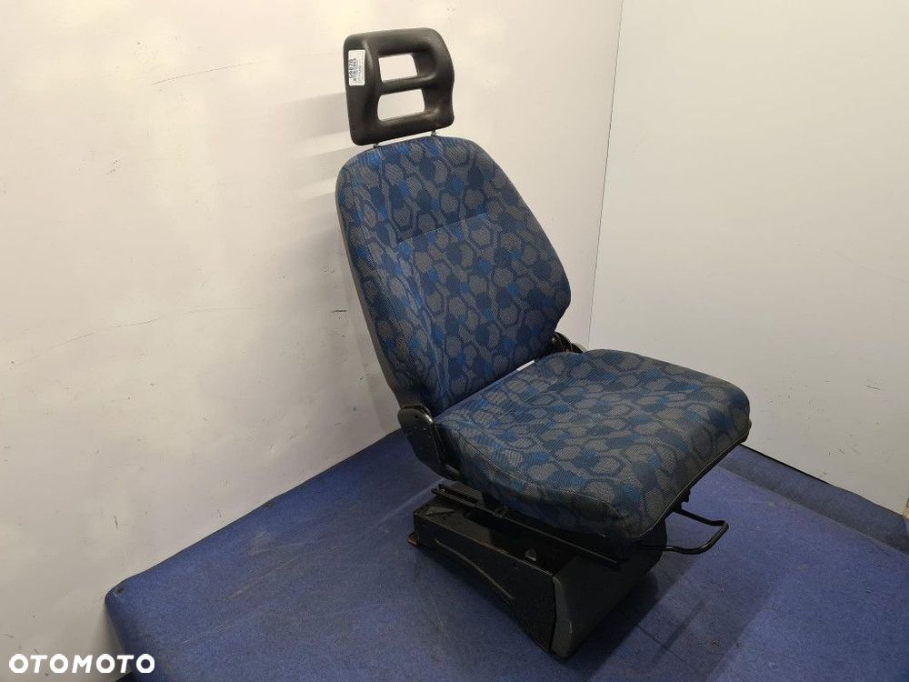 IVECO EURO CARGO 75E18 FOTEL PASAŻERA. - 4