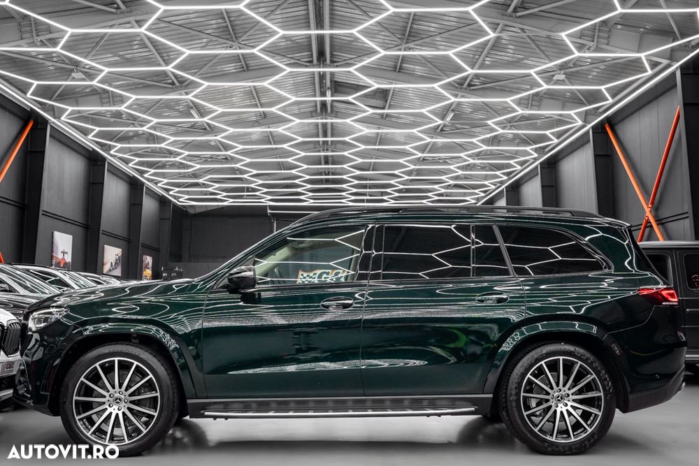 Mercedes-Benz GLS - 32