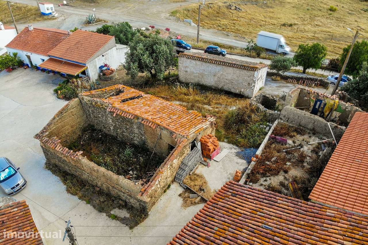 Monte com casas em Ruína  em Tamejoso – Excelente Oportunidade - Grande imagem: 4/11
