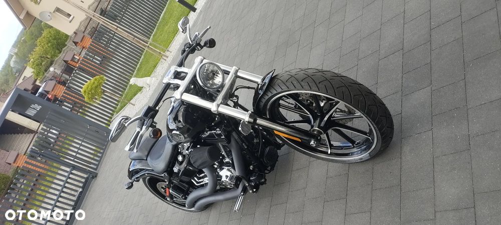 Harley-Davidson FXSB Breakout - 11