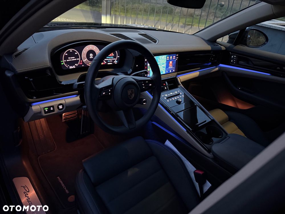 Porsche Panamera 4 - 19