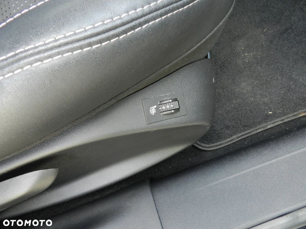 Peugeot 2008 1.2 Pure Tech GPF Style S&S EAT6 - 15