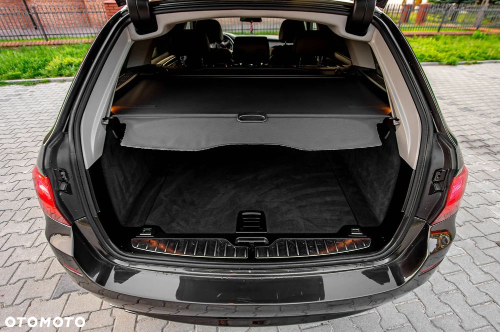 BMW Seria 5 530d Sport-Aut Luxury Line - 35