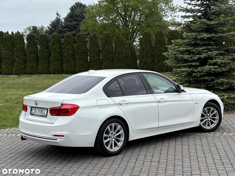 BMW Seria 3 318i M Sport - 5