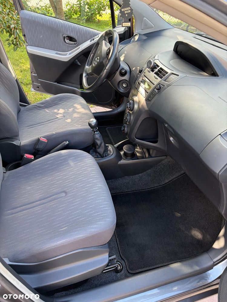 Toyota Yaris - 7