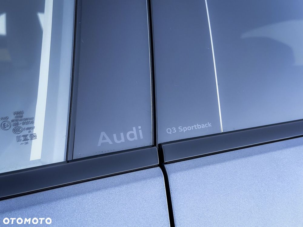 Audi Q3 Sportback - 15