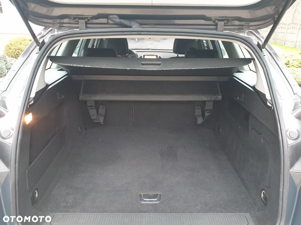 Opel Astra 1.4 Turbo 150 Jahre - 8