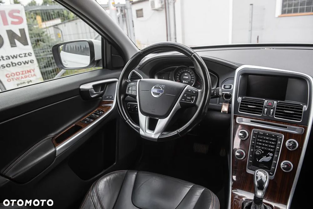 Volvo XC 60 D4 Geartronic Summum - 15