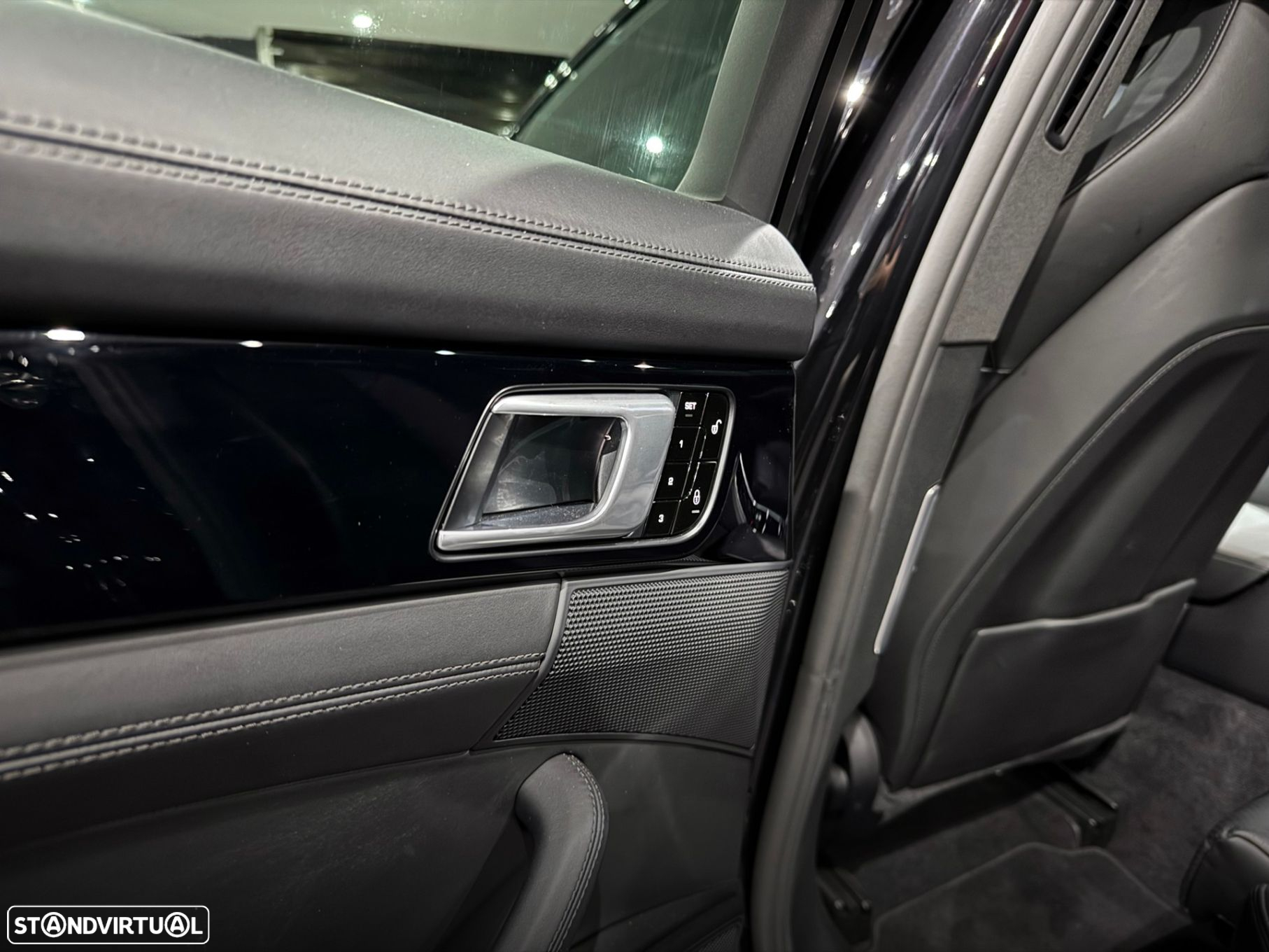 Porsche Panamera 4 E-Hybrid Executive - 42